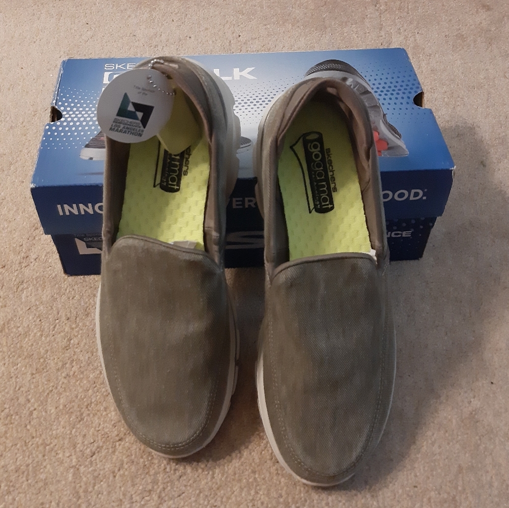 SKECHERS Men's Go Walk 3 Shoes 8 Khaki Brown